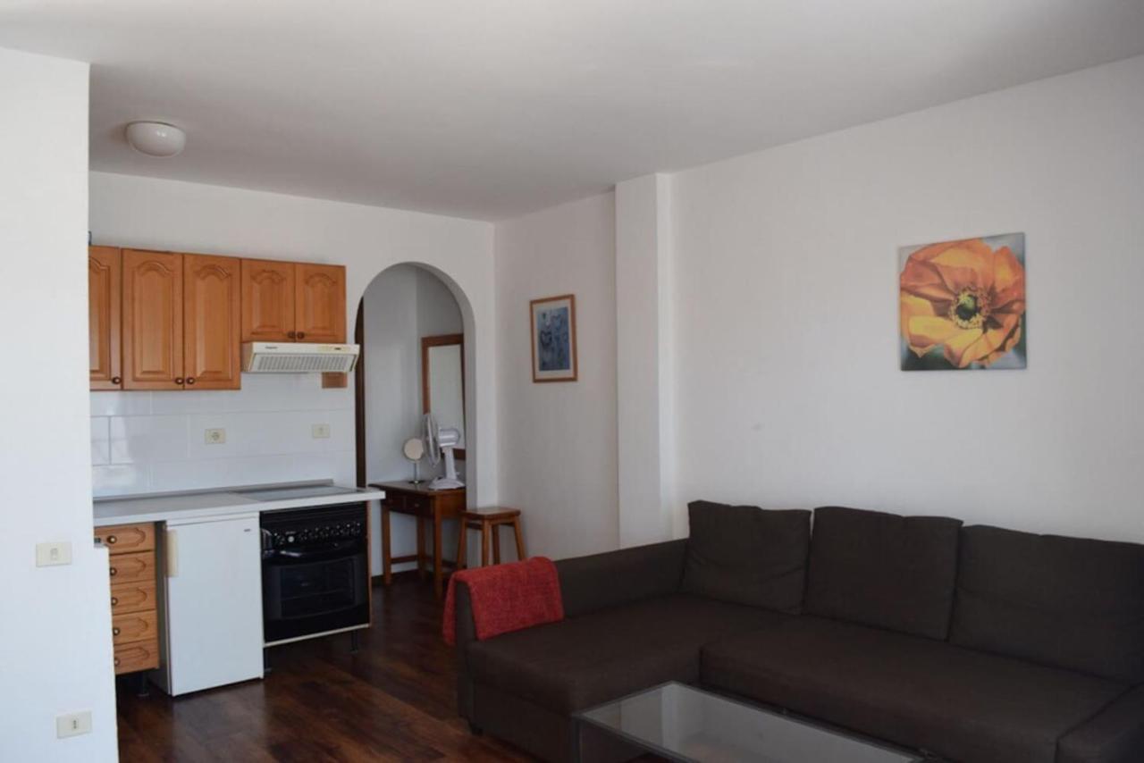 Apartamento Reni Tias Exterior photo